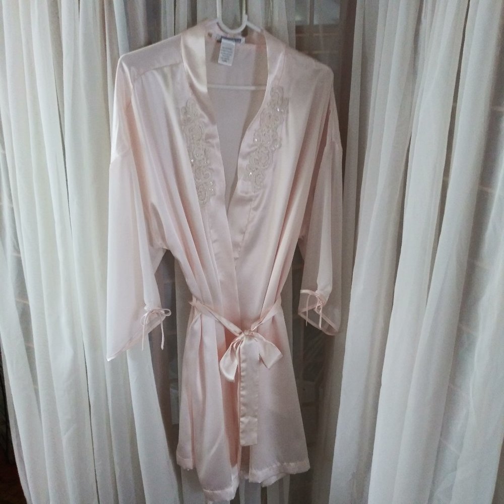 Maidenform Palest Peach Robe
